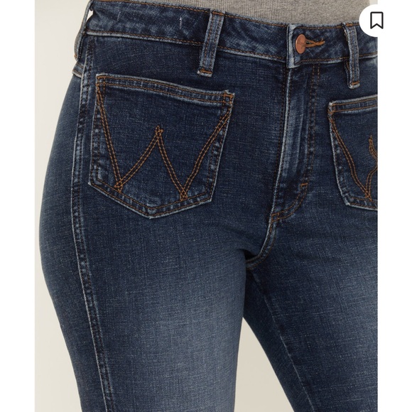 WRANGLER RETRO WOMEN'S MEDIUM WASH HIGH RISE FLARE PATCH POCKET VICTORIA JEANS - Picture 3 of 10